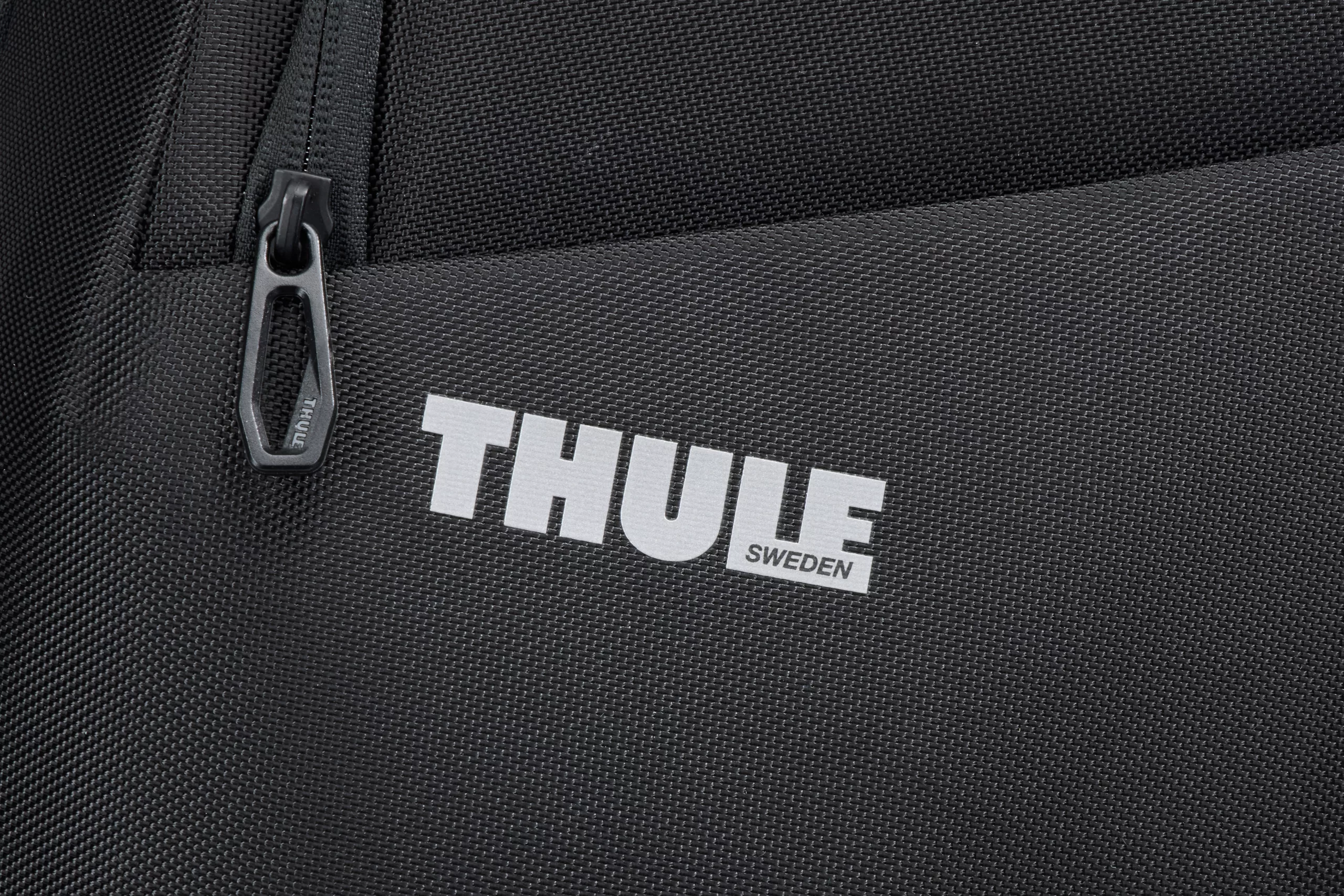 Thule Accent Recycled Convertible - Black – Image 2